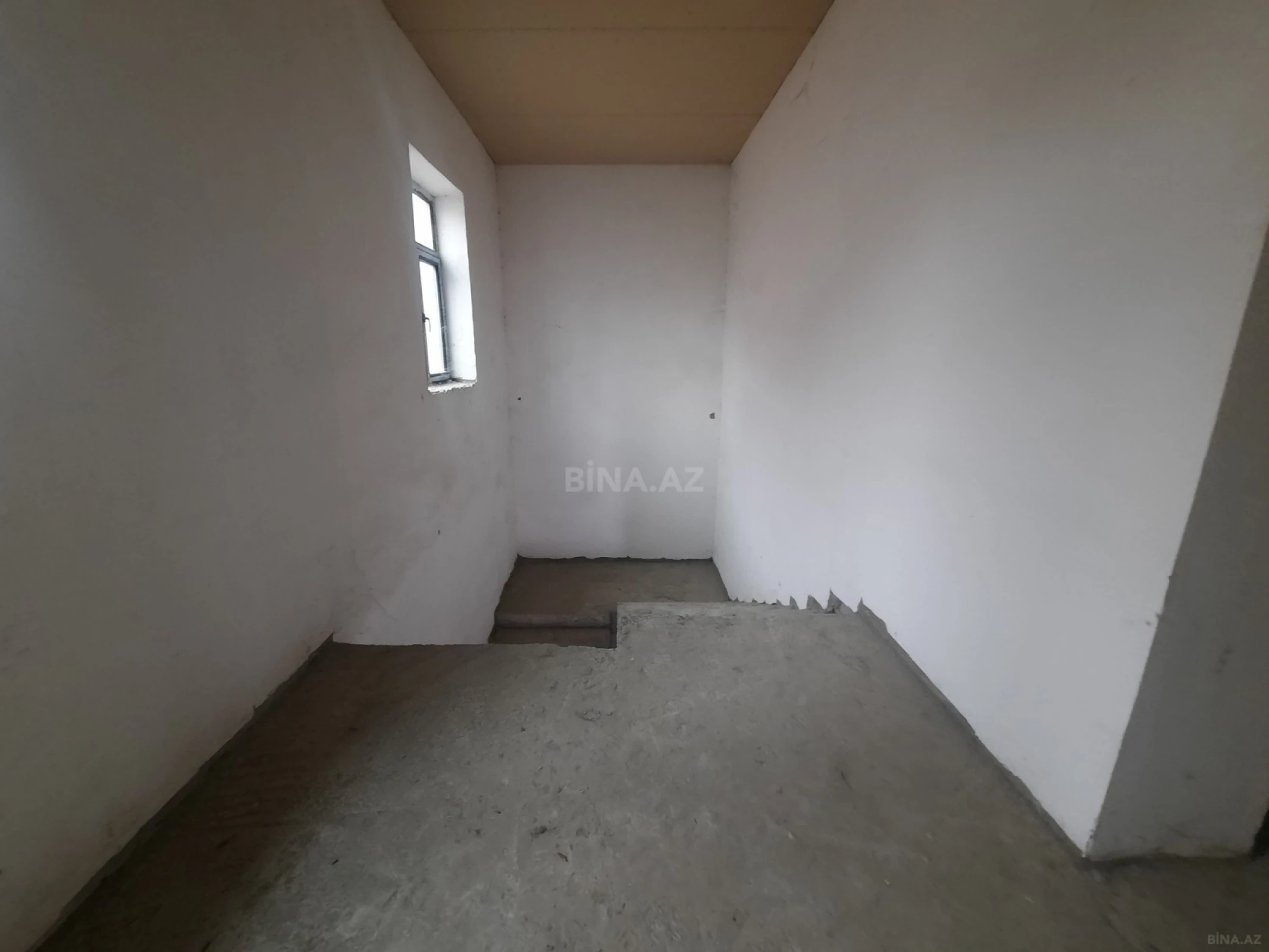 Satılır 5 otaqlı həyət evi 200 m²