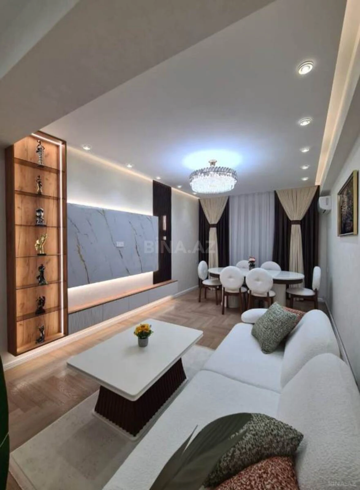 Satılır 3 otaqlı mənzil 135 m²