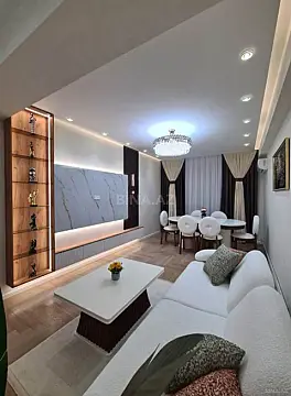 Satılır 3 otaqlı mənzil 135 m²
