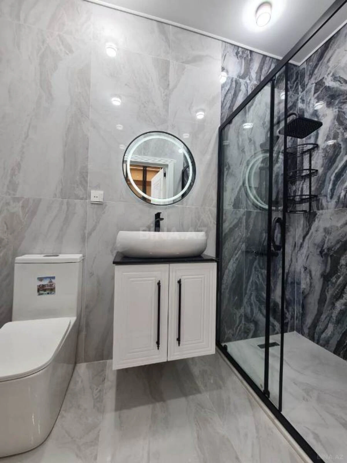 Satılır 3 otaqlı mənzil 135 m²