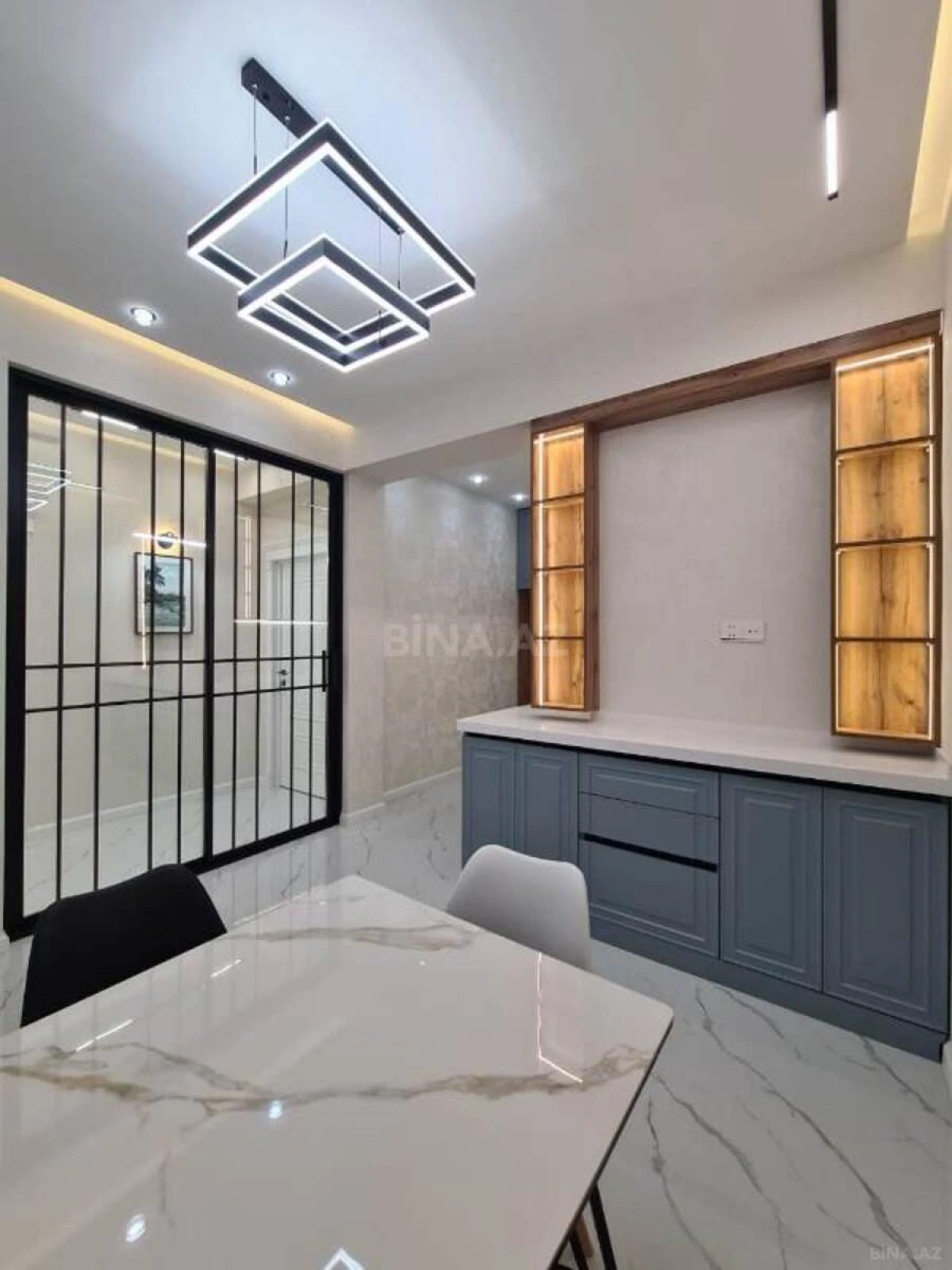 Satılır 3 otaqlı mənzil 135 m²