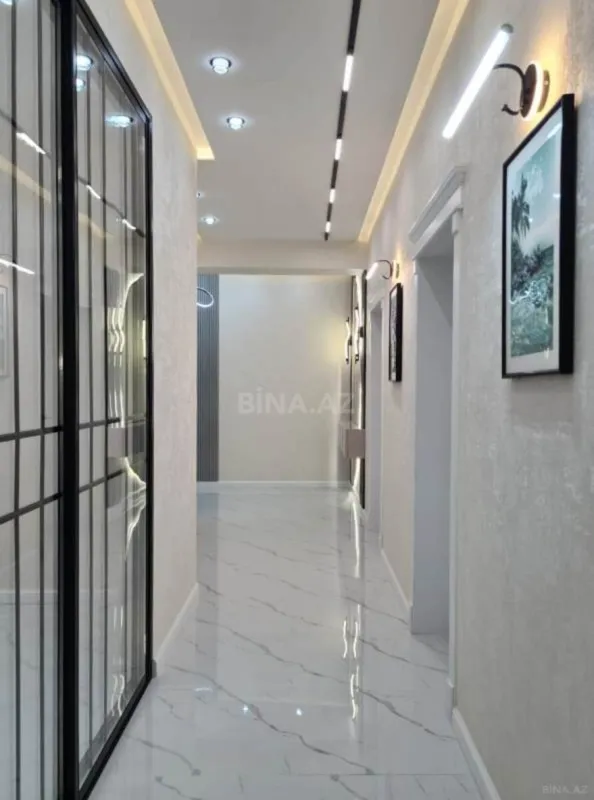 Satılır 3 otaqlı mənzil 135 m²