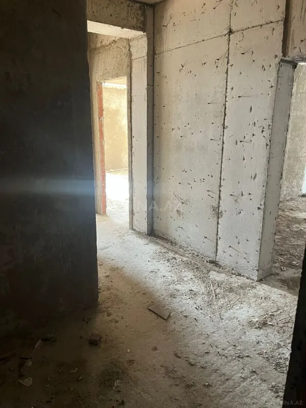 Satılır 3 otaqlı mənzil 130 m²