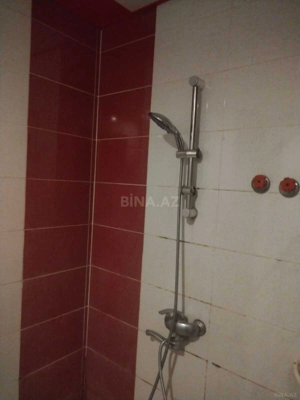 Satılır 3 otaqlı mənzil 98 m²