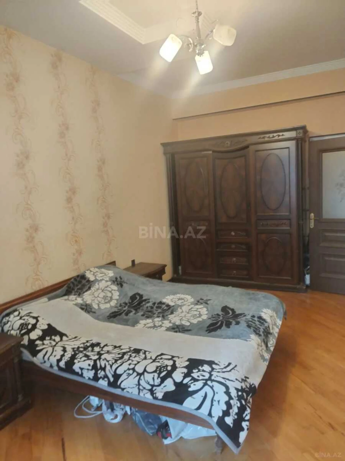 Satılır 3 otaqlı mənzil 98 m²