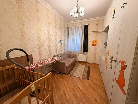 Kirayə verilir 5 otaqlı mənzil 180 m²