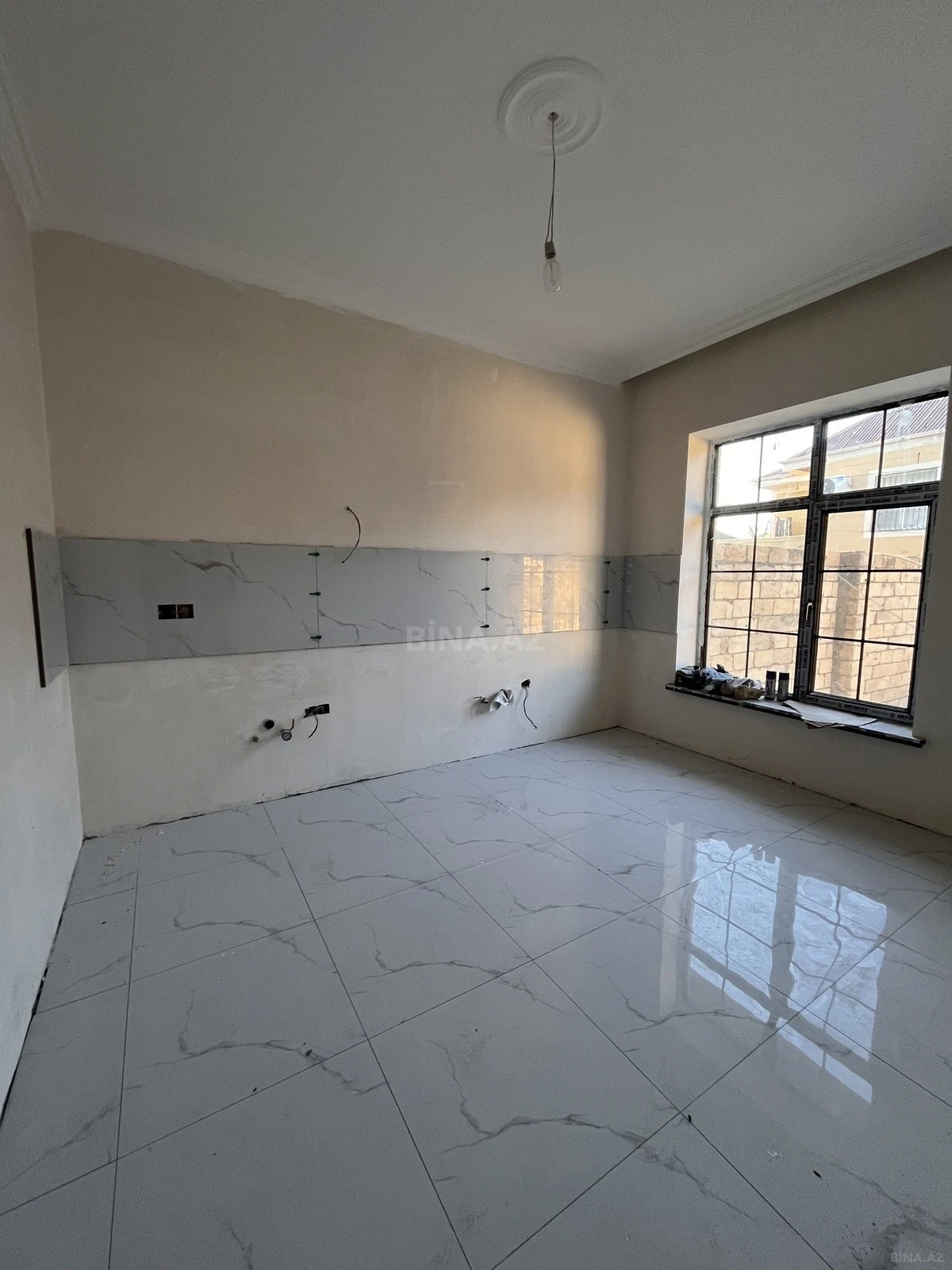 Satılır 5 otaqlı həyət evi 200 m²