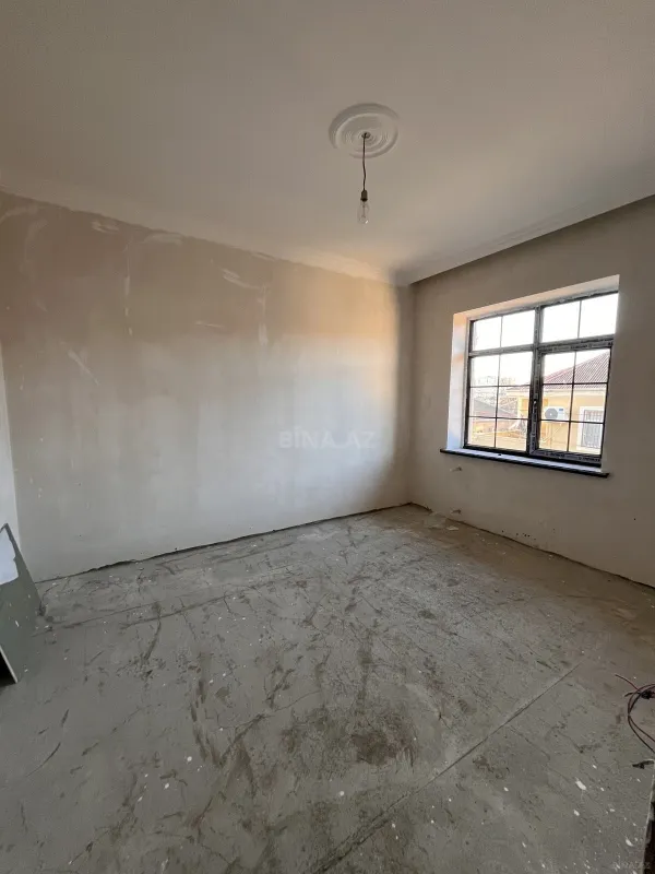 Satılır 5 otaqlı həyət evi 200 m²