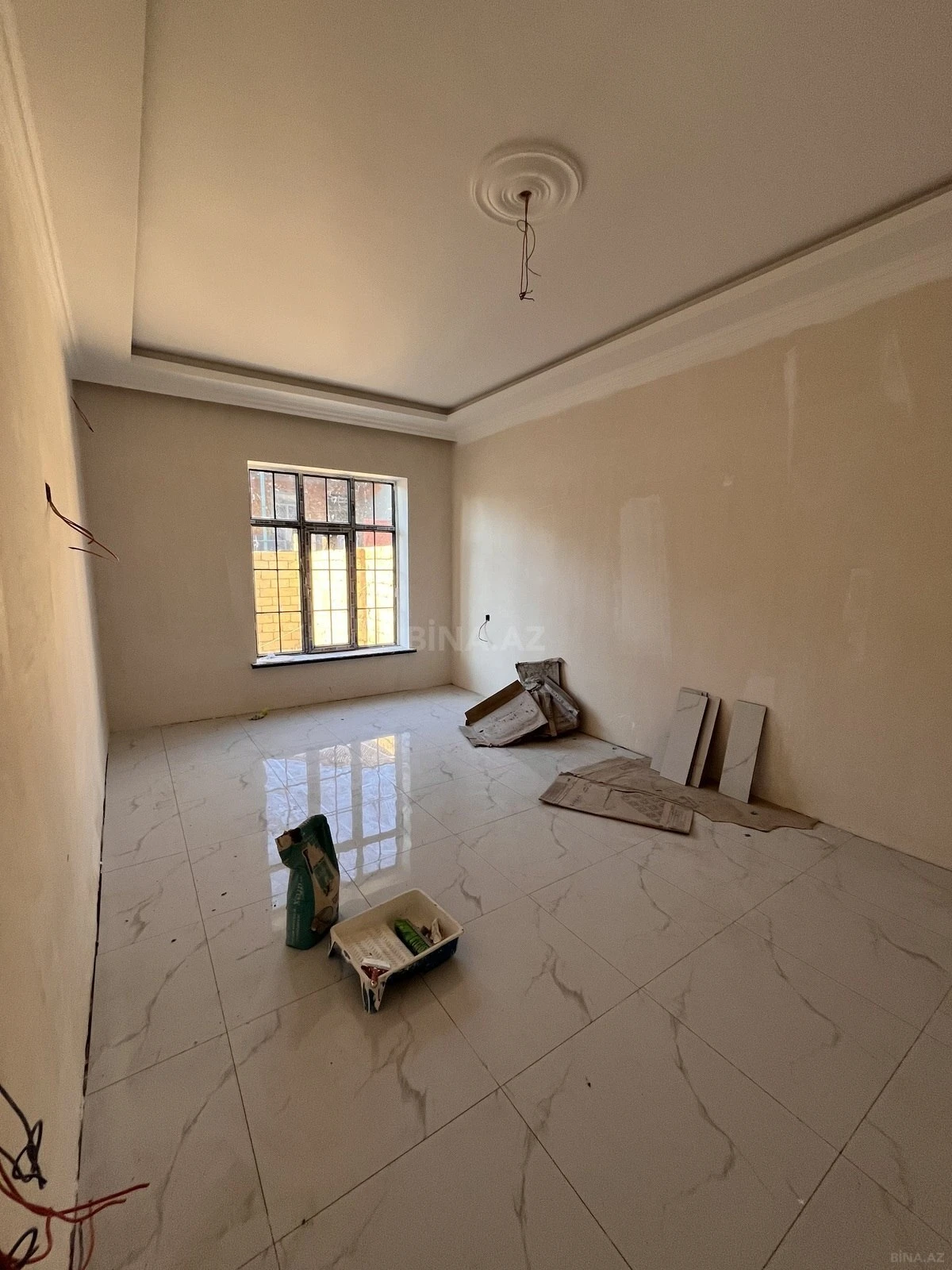Satılır 5 otaqlı həyət evi 200 m²
