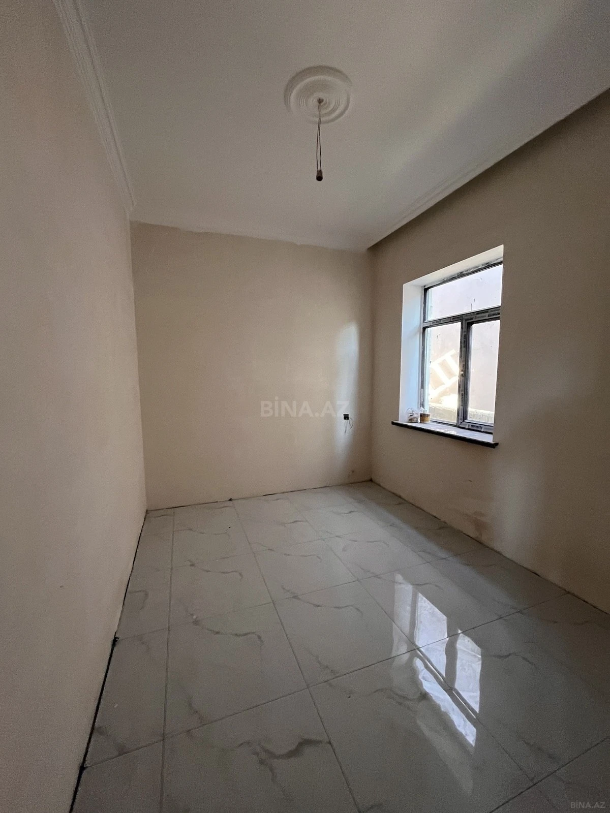 Satılır 5 otaqlı həyət evi 200 m²