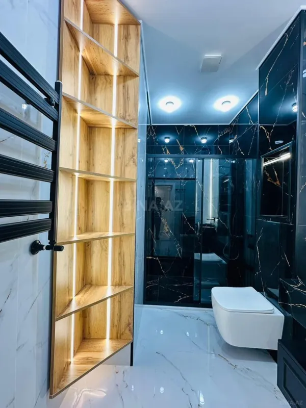 Satılır 3 otaqlı mənzil 135 m²