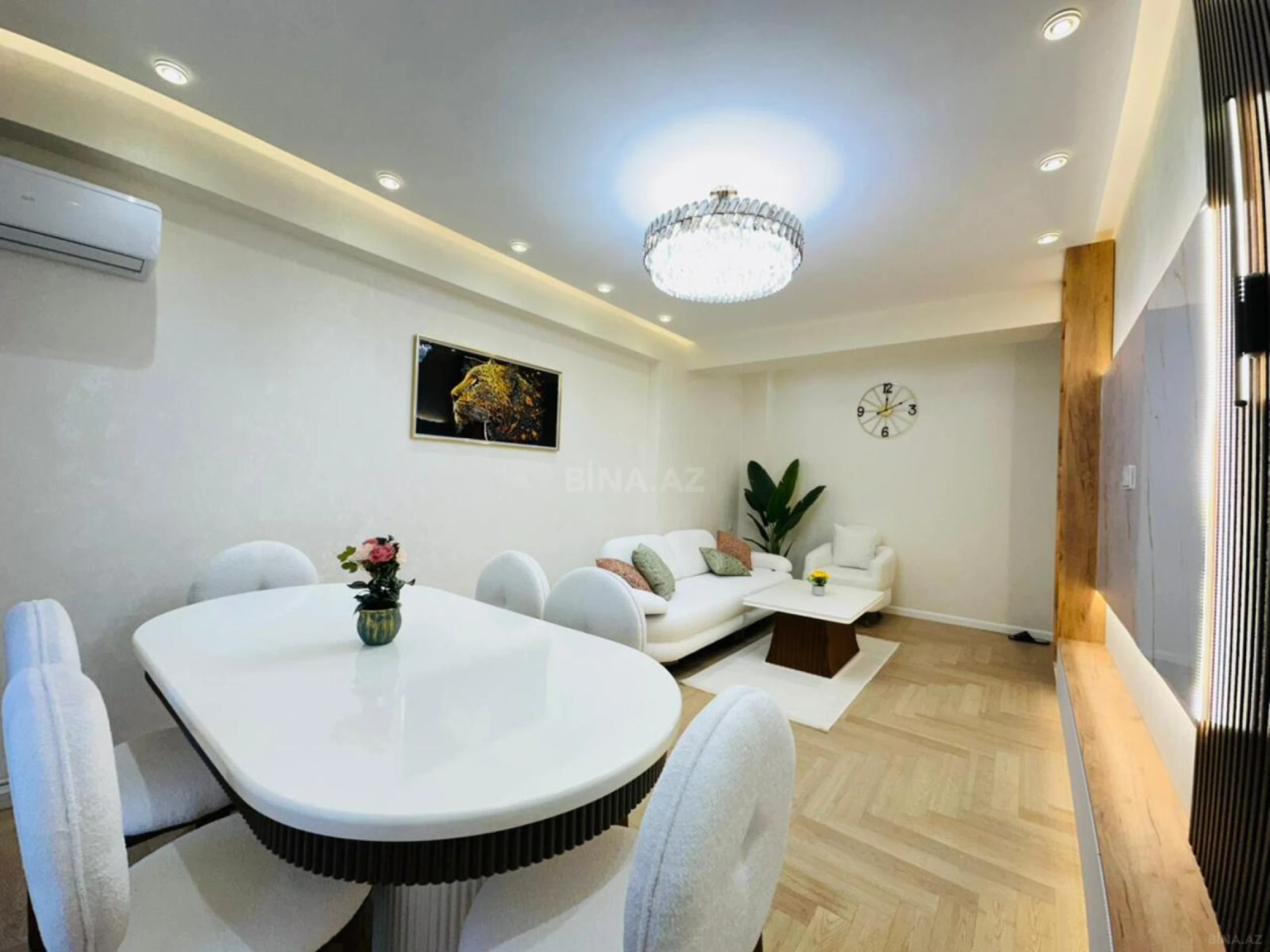 Satılır 3 otaqlı mənzil 135 m²