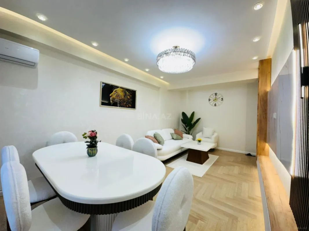 Satılır 3 otaqlı mənzil 135 m²