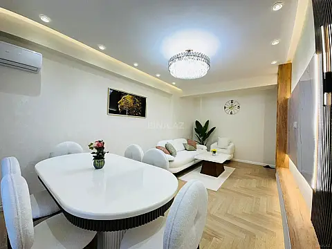 Satılır 3 otaqlı mənzil 135 m²