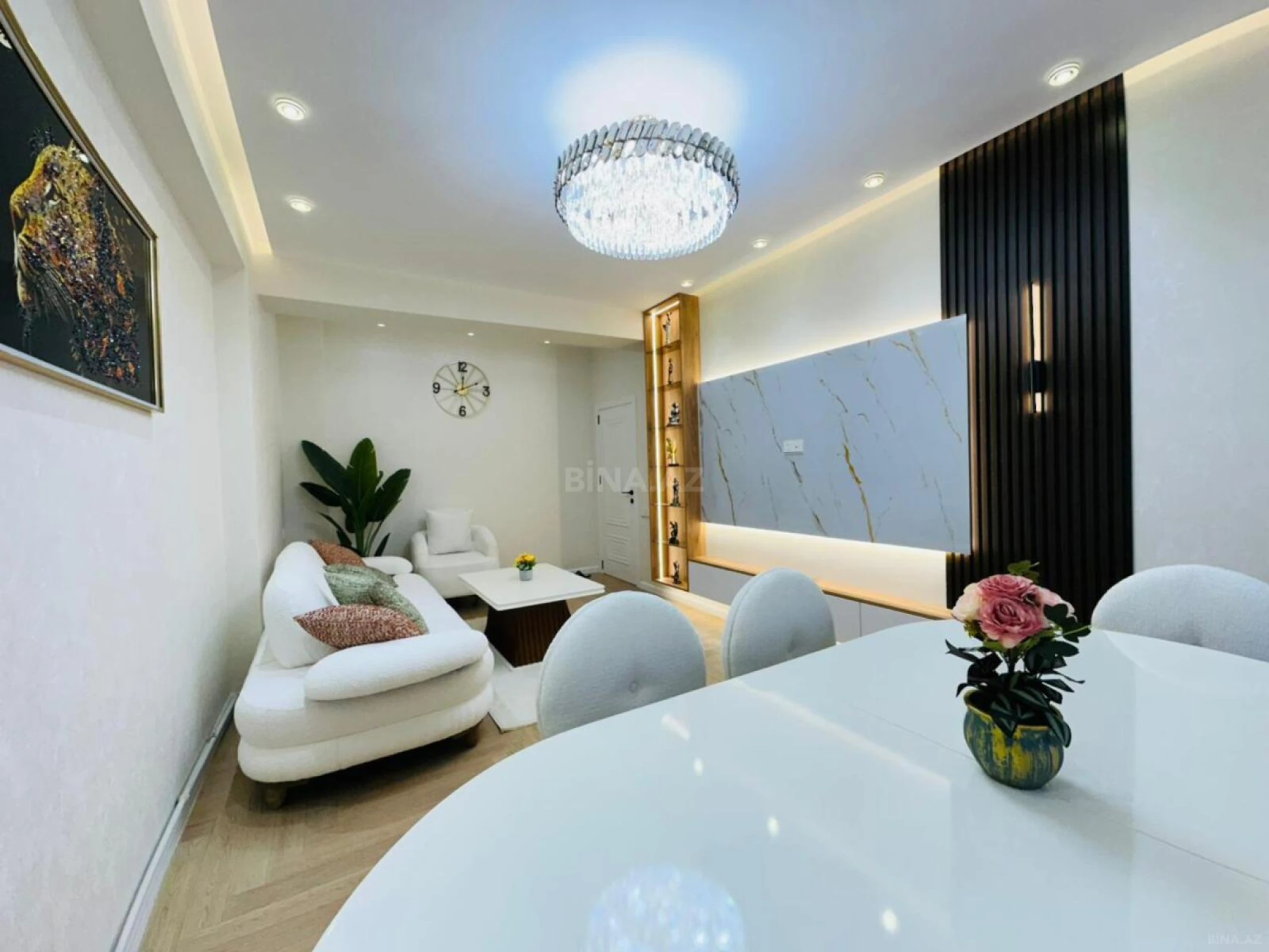 Satılır 3 otaqlı mənzil 135 m²