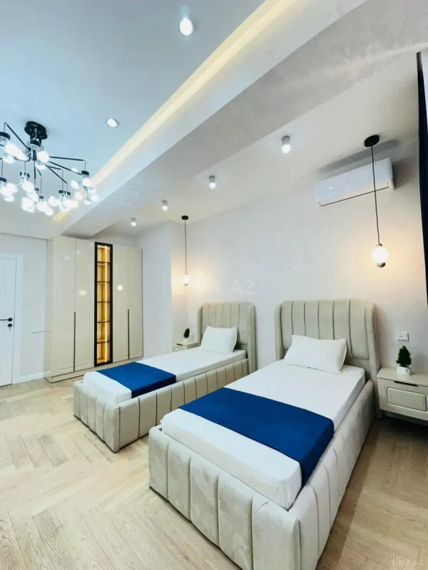 Satılır 3 otaqlı mənzil 135 m²