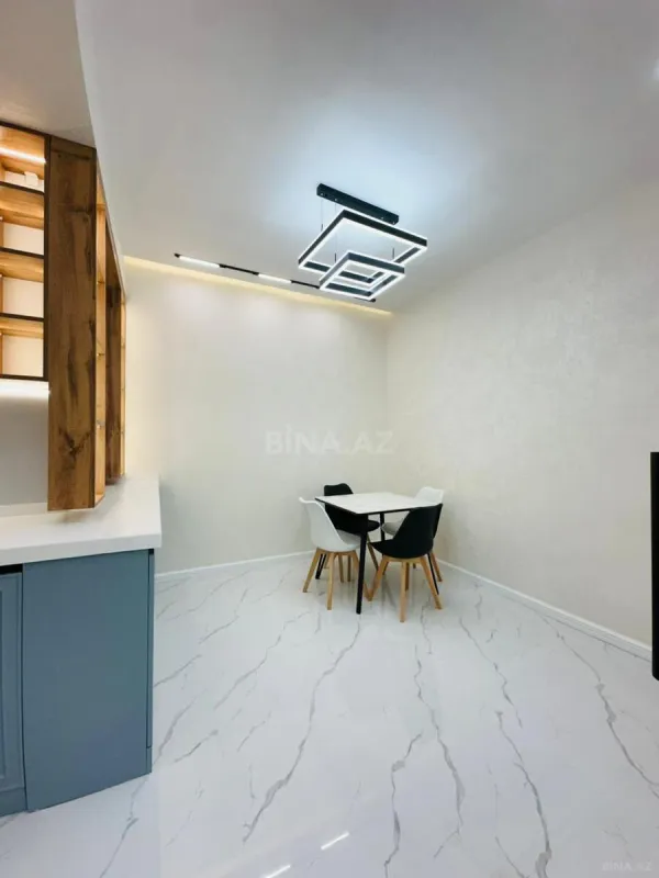 Satılır 3 otaqlı mənzil 135 m²