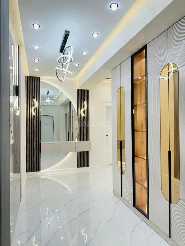 Satılır 3 otaqlı mənzil 135 m²