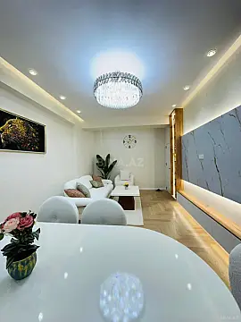 Satılır 3 otaqlı mənzil 135 m²