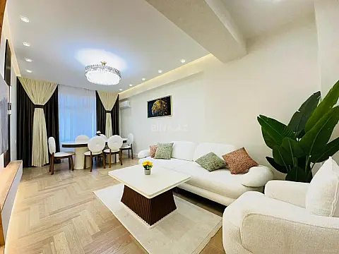 Satılır 3 otaqlı mənzil 135 m² — Bakı, Badamdar 3 otaq 135.00 m²