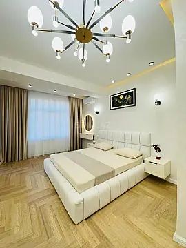 Satılır 3 otaqlı mənzil 135 m²