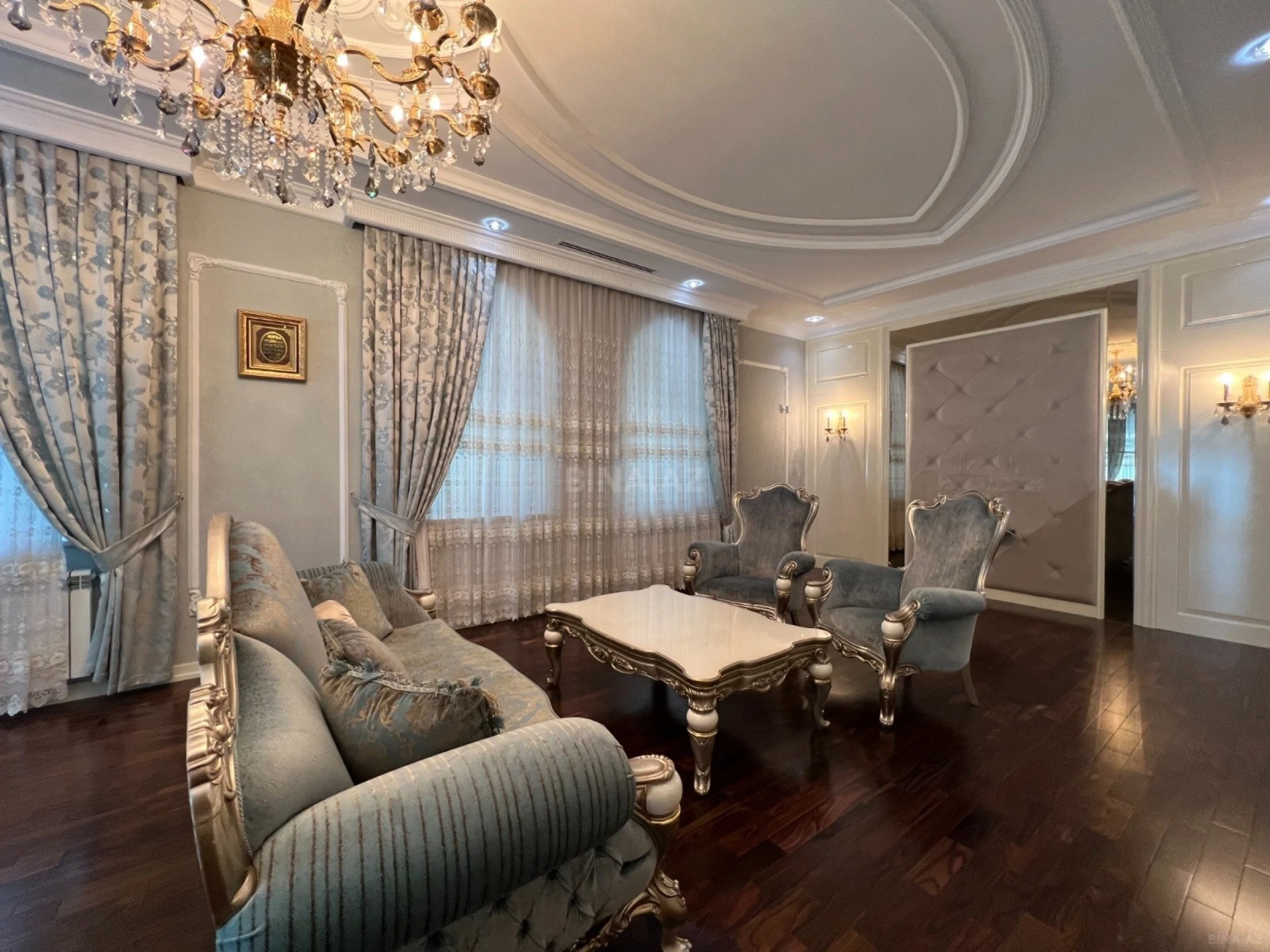 Satılır 9 otaqlı həyət evi 1000 m²