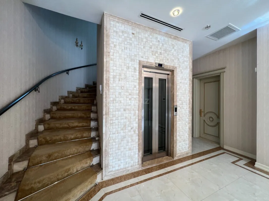 Satılır 9 otaqlı həyət evi 1000 m²