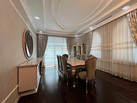 Satılır 9 otaqlı həyət evi 1000 m²