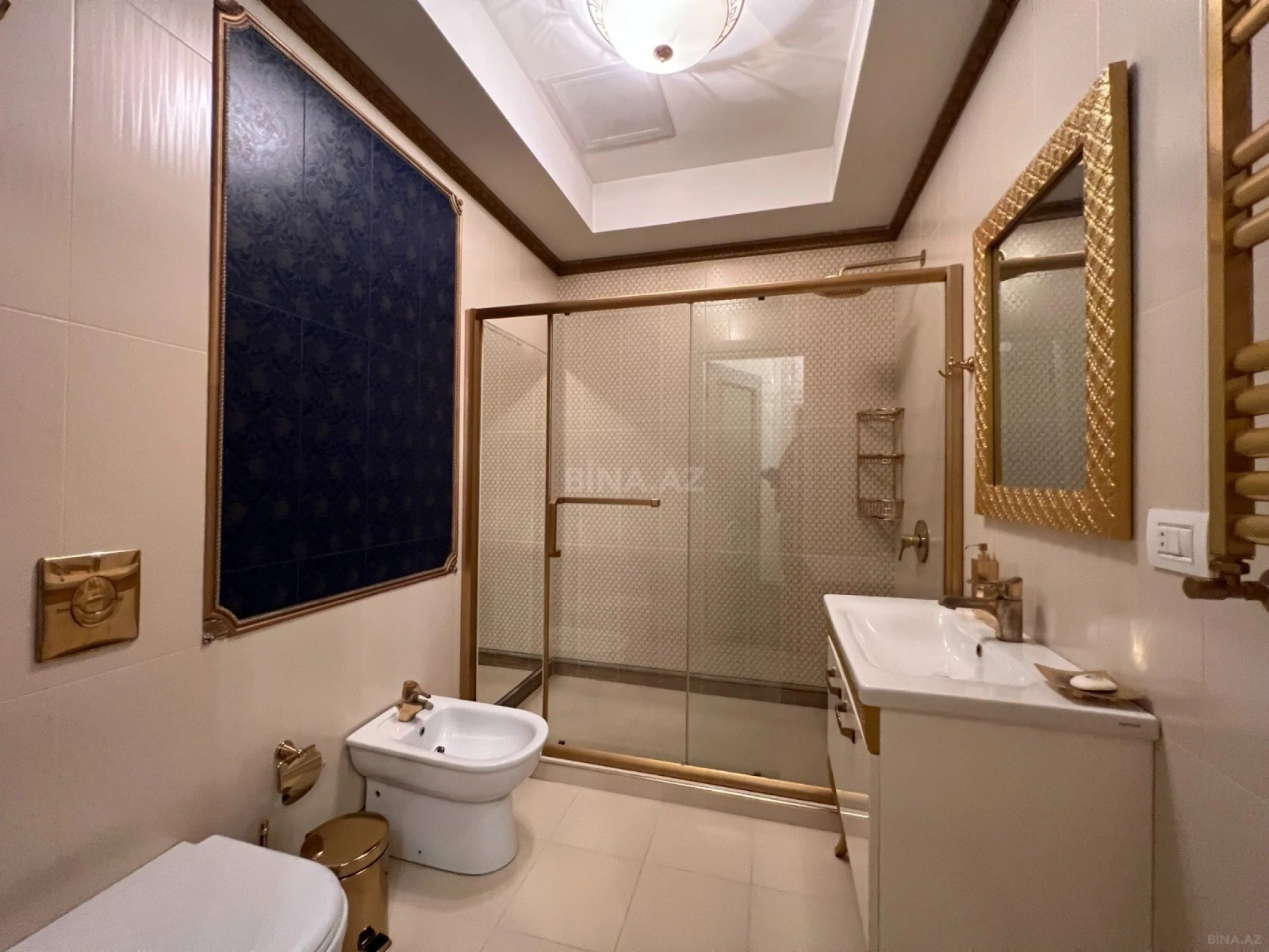 Satılır 9 otaqlı həyət evi 1000 m²