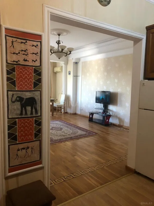 Kirayə verilir 2 otaqlı mənzil 60 m²