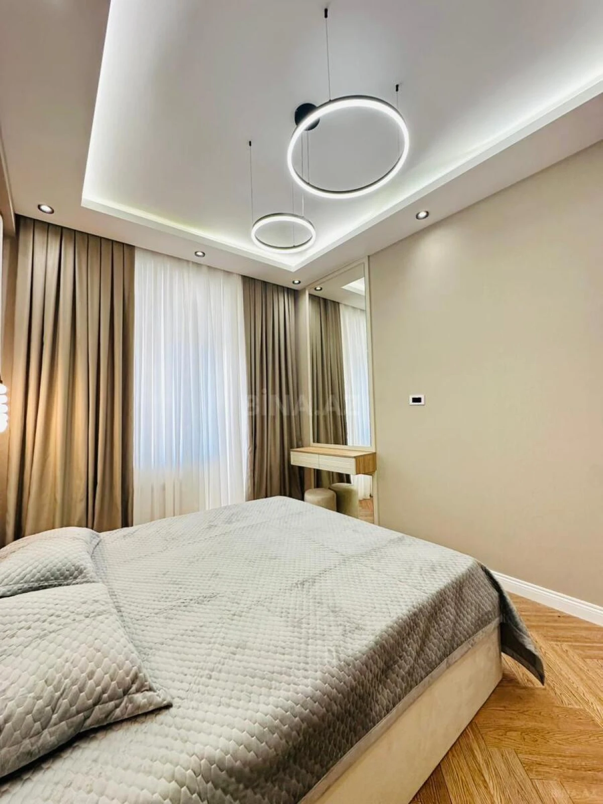 Satılır 2 otaqlı mənzil 68 m²