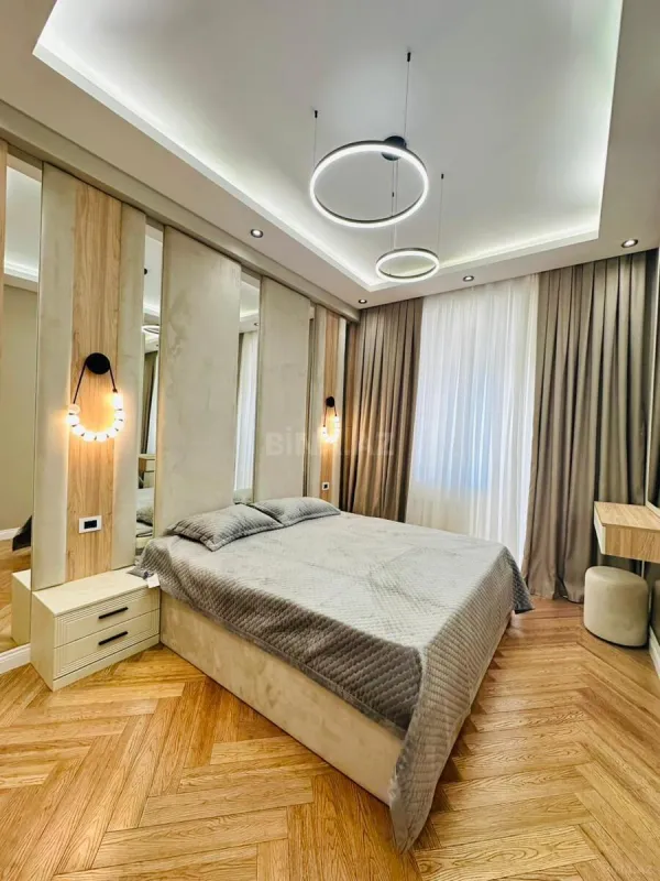 Satılır 2 otaqlı mənzil 68 m²