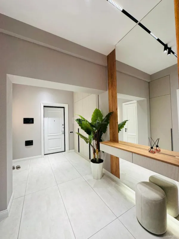 Satılır 2 otaqlı mənzil 68 m²