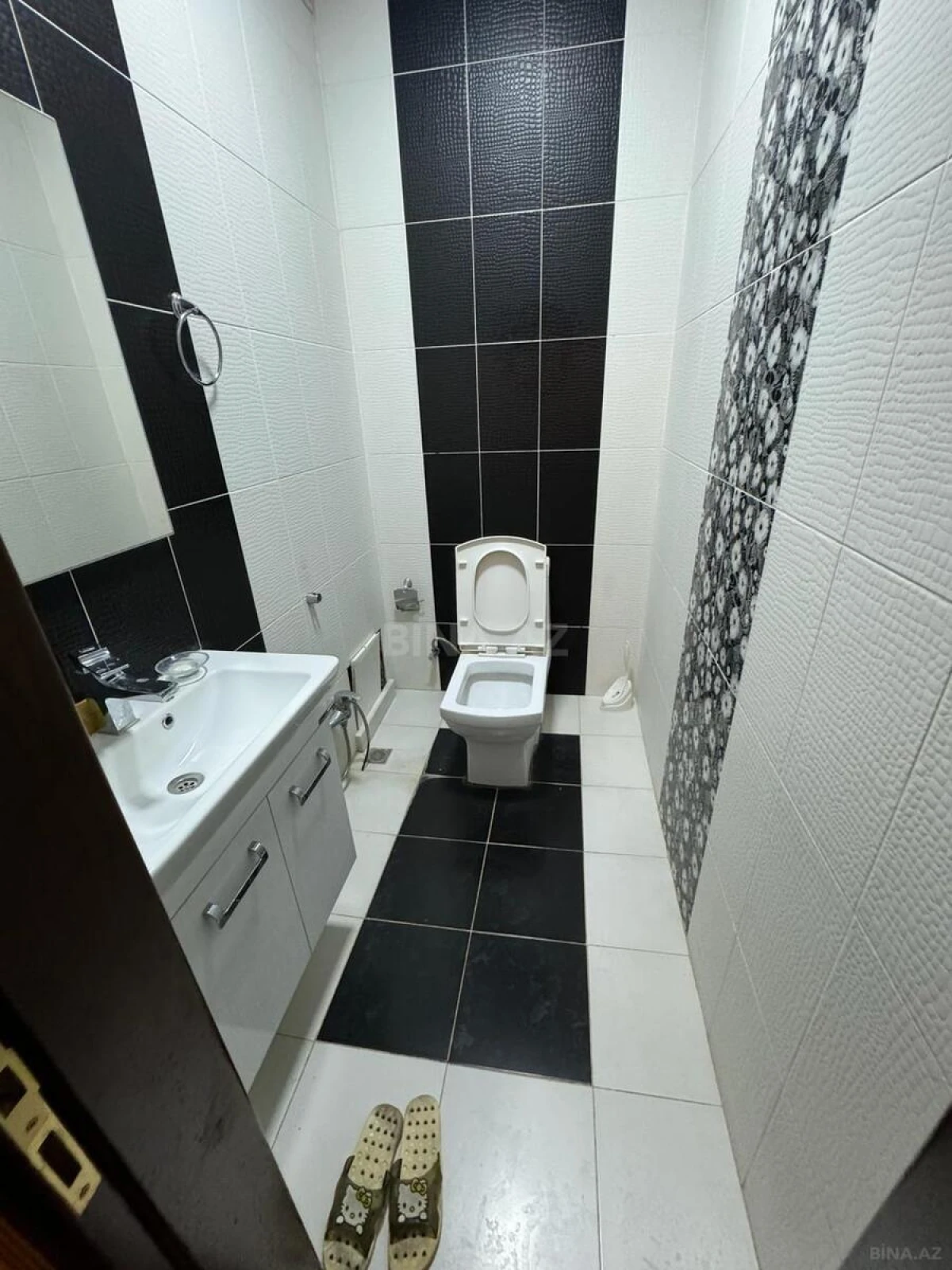 Kirayə verilir 4 otaqlı mənzil 200 m²