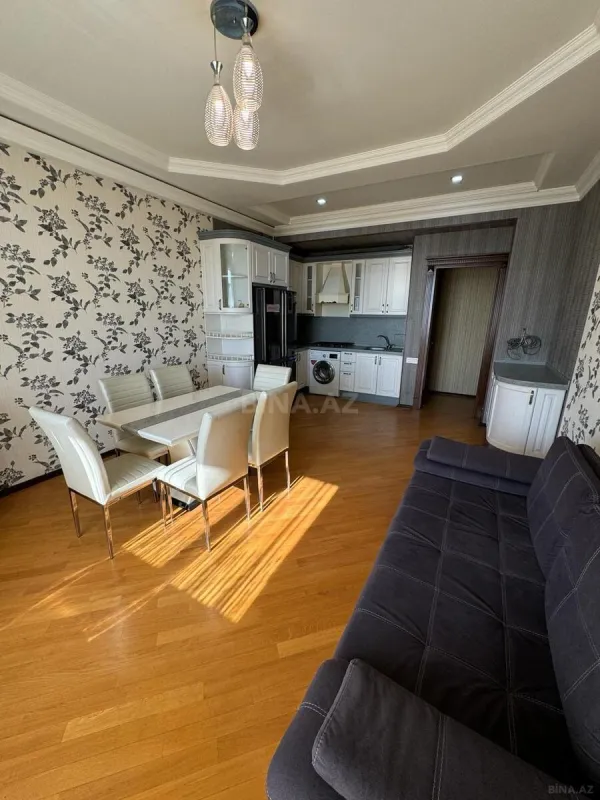 Kirayə verilir 4 otaqlı mənzil 200 m²