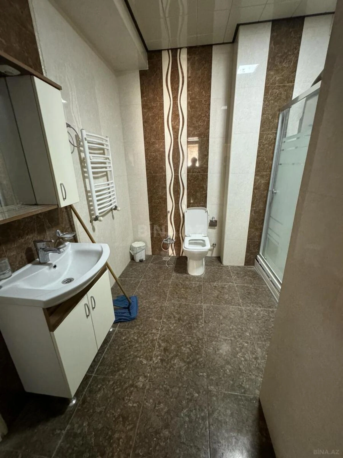 Kirayə verilir 4 otaqlı mənzil 200 m²
