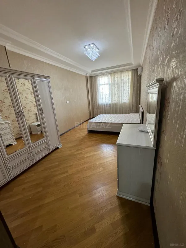 Kirayə verilir 4 otaqlı mənzil 200 m²