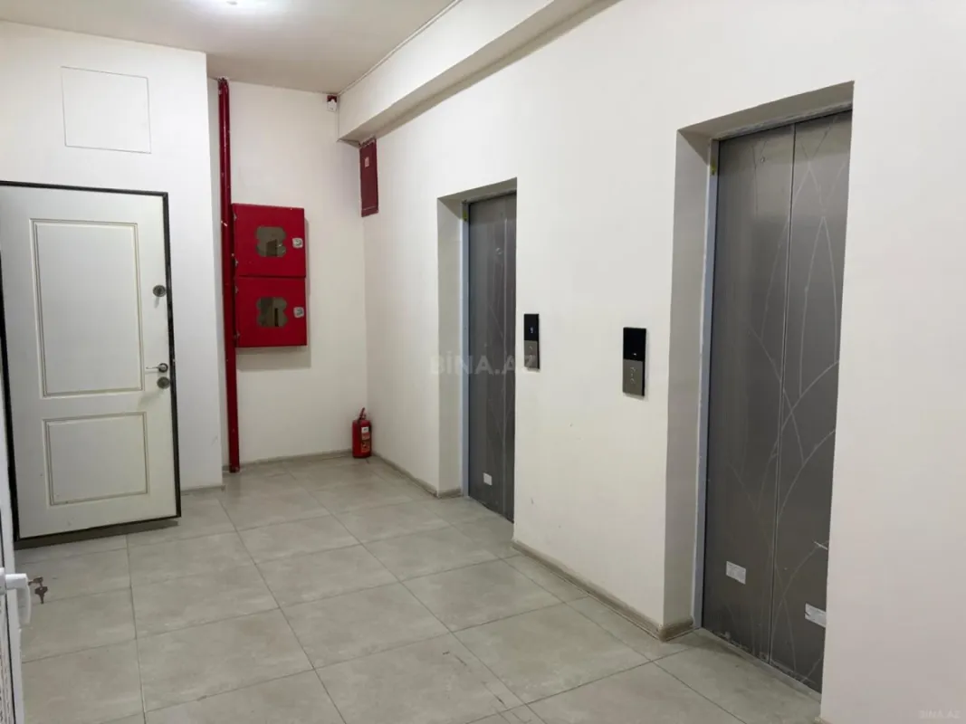 Satılır 4 otaqlı mənzil 174 m²