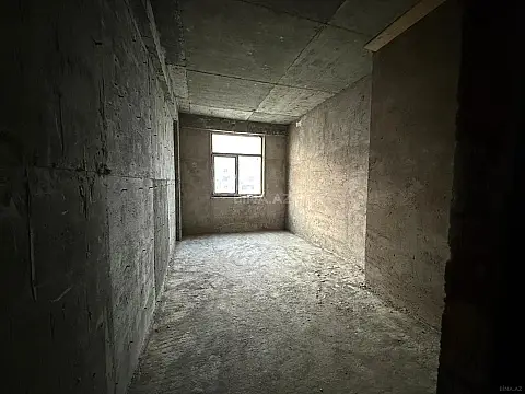 Satılır 4 otaqlı mənzil 174 m²