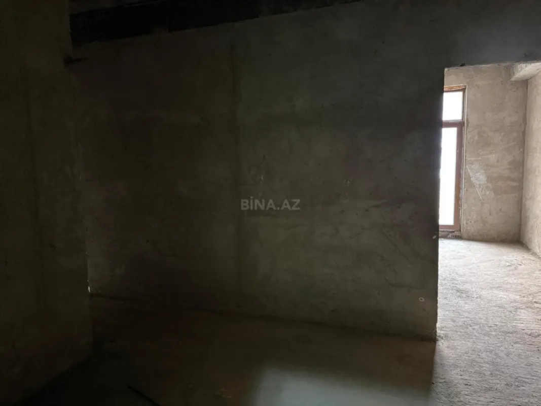 Satılır 4 otaqlı mənzil 174 m²