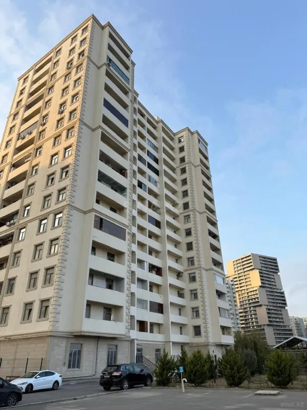 Satılır 4 otaqlı mənzil 174 m²