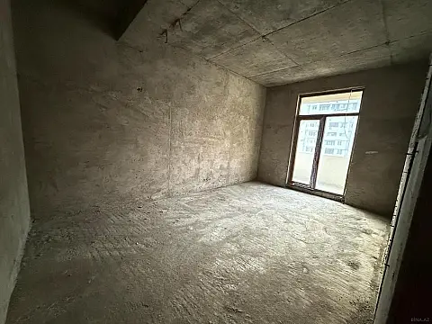 Satılır 4 otaqlı mənzil 174 m²