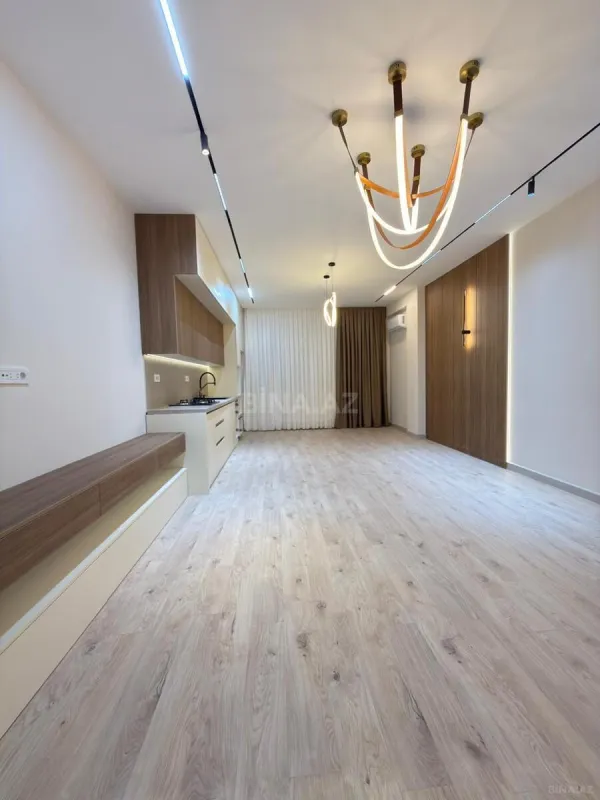 Satılır 4 otaqlı mənzil 141 m²