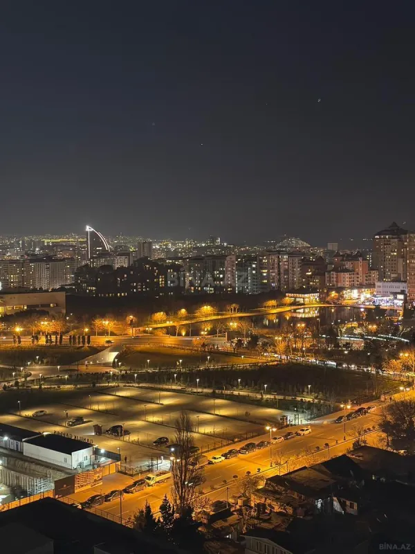 Satılır 4 otaqlı mənzil 141 m²