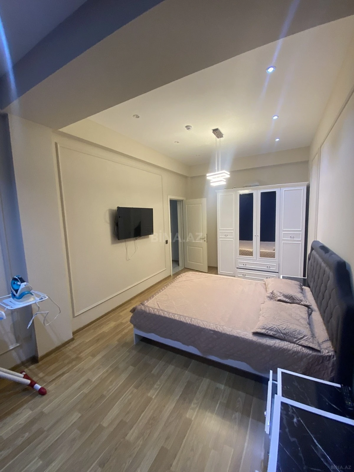 Kirayə verilir 2 otaqlı mənzil 90 m²