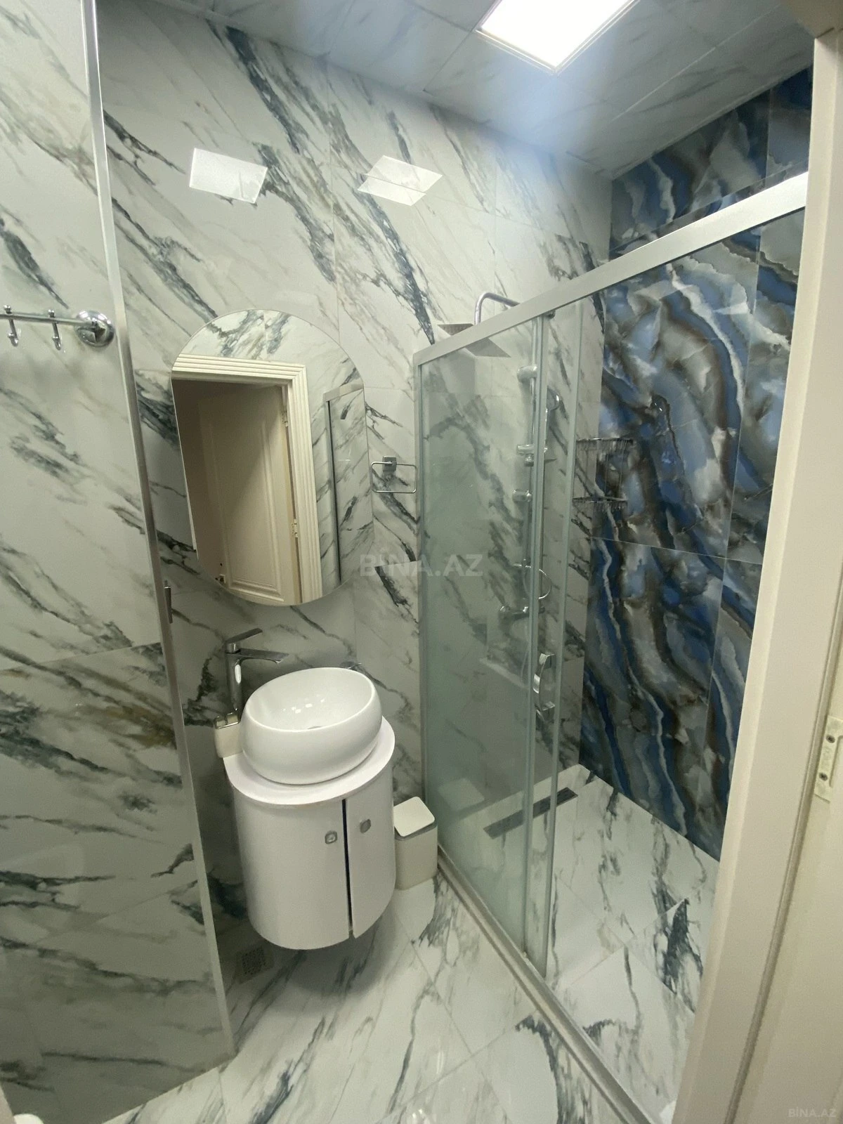 Kirayə verilir 2 otaqlı mənzil 90 m²