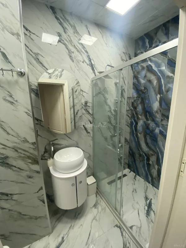 Kirayə verilir 2 otaqlı mənzil 90 m²