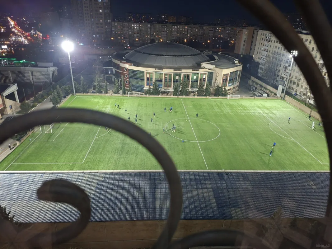 Satılır 5 otaqlı mənzil 310 m²