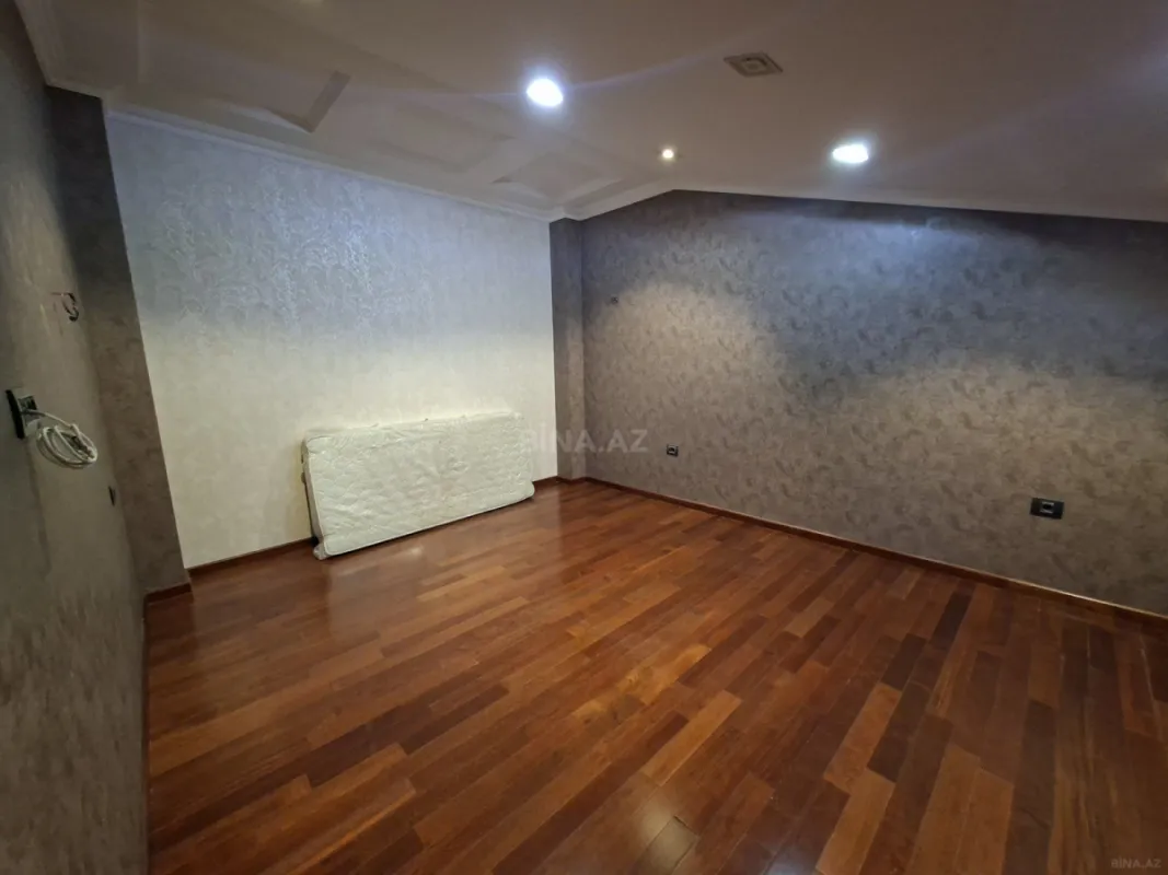 Satılır 5 otaqlı mənzil 310 m²