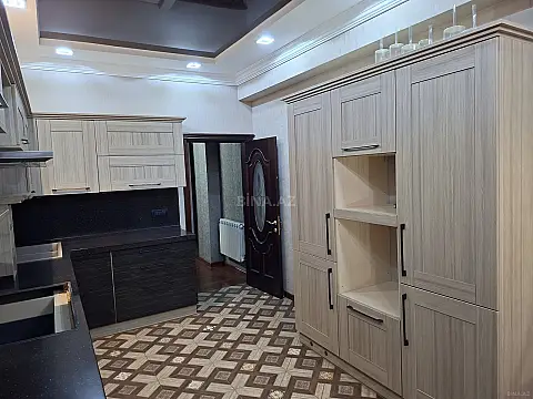 Satılır 5 otaqlı mənzil 310 m²